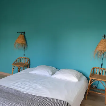175m2 Idealement Situe Stationnement Gratuit Bas Apartment *