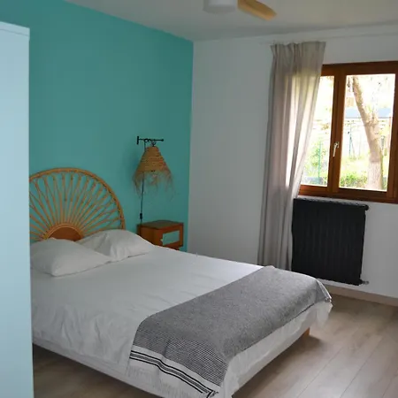 Apartment 175m2 Idealement Situe Stationnement Gratuit Bas *