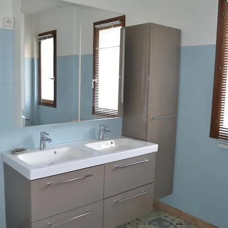 Apartment 175m2 Idealement Situe Stationnement Gratuit Bas Ajaccio (Corsica)