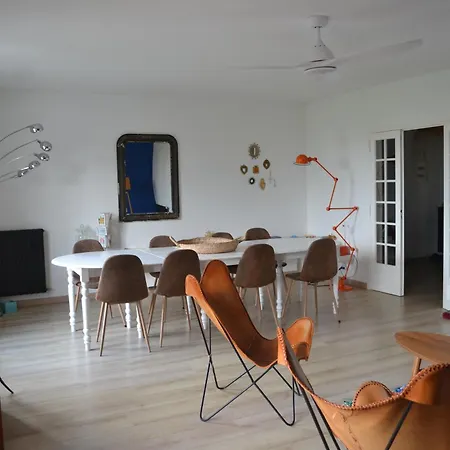 Apartment 175m2 Idealement Situe Stationnement Gratuit Bas