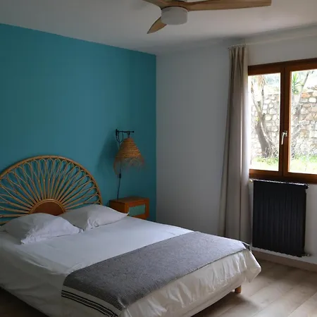 175m2 Idealement Situe Stationnement Gratuit Bas Apartment *